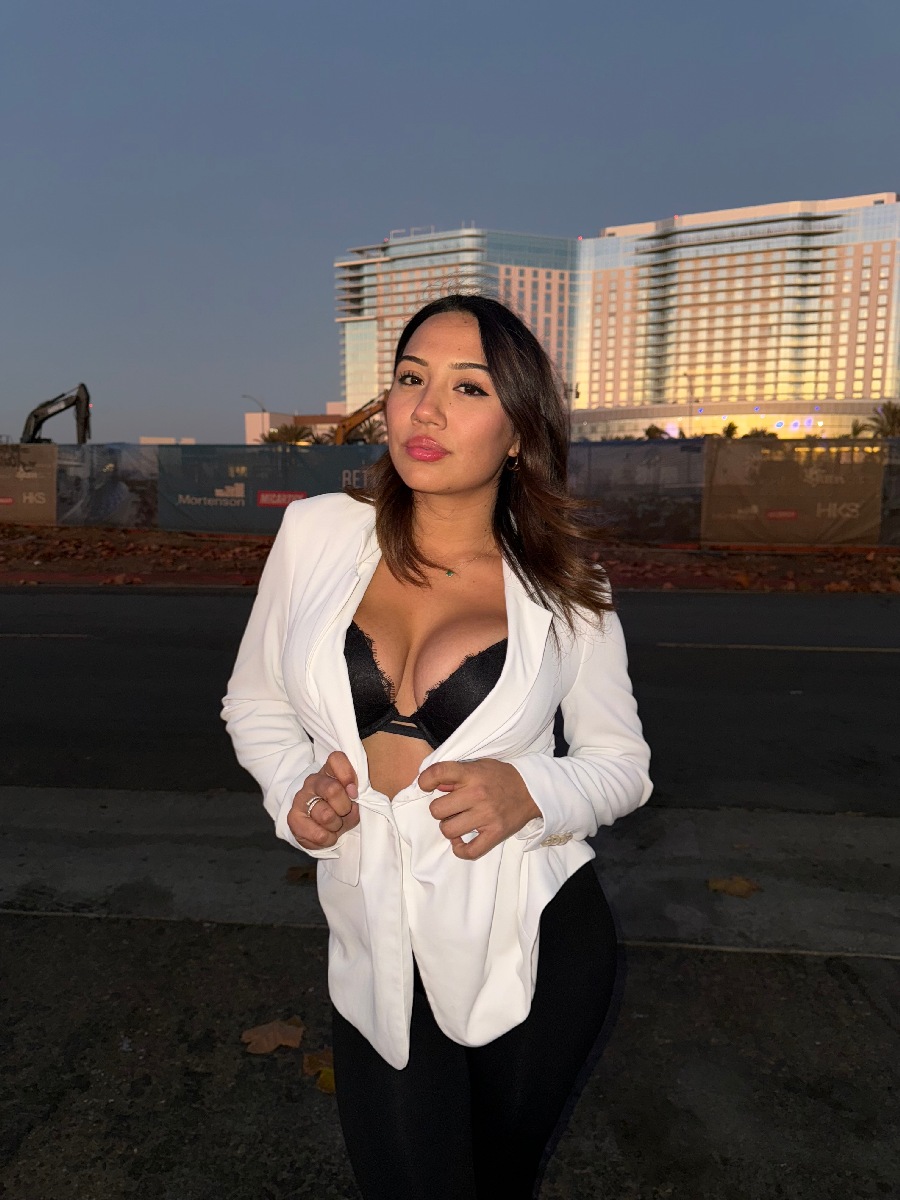 Take a pause and enjoy Ali Cruz — streaming from Stuttgart