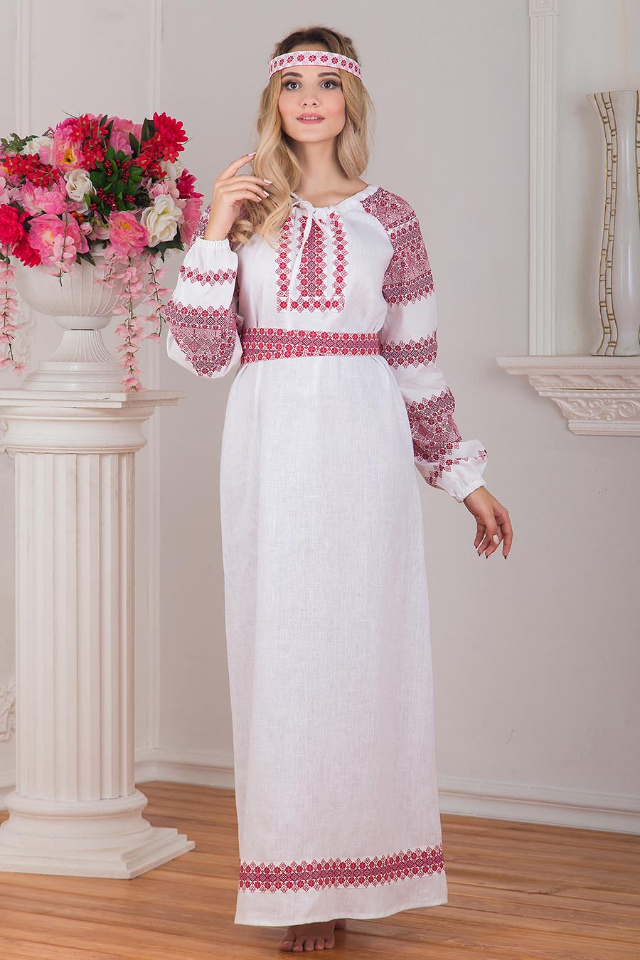 Women in Slavic costumes in Stuttgart