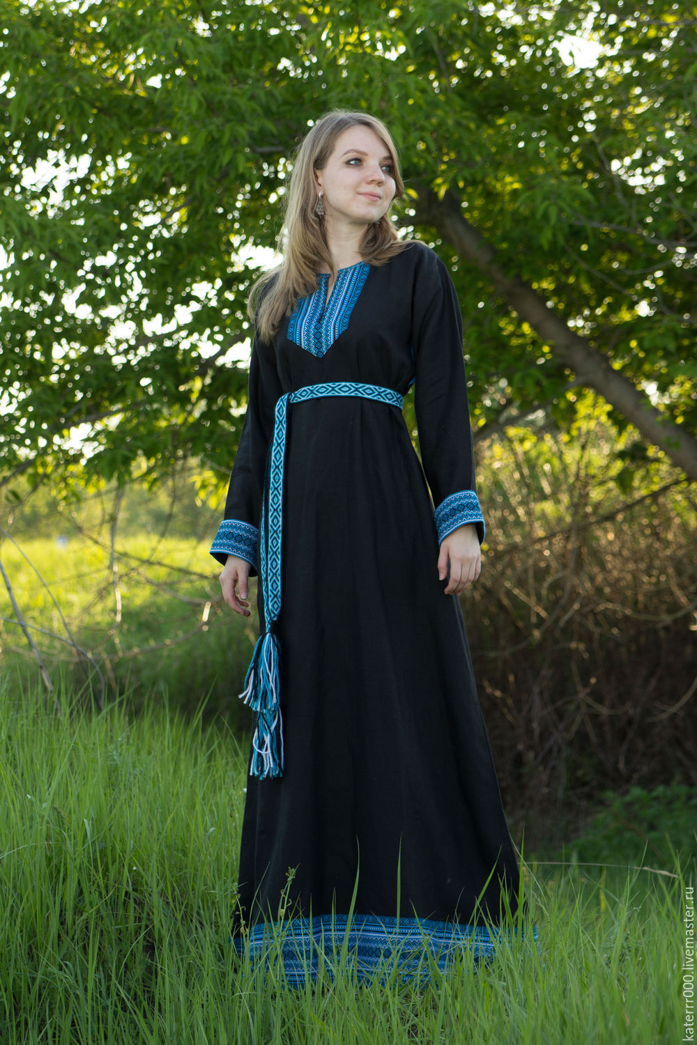 Women in Slavic costumes in Stuttgart