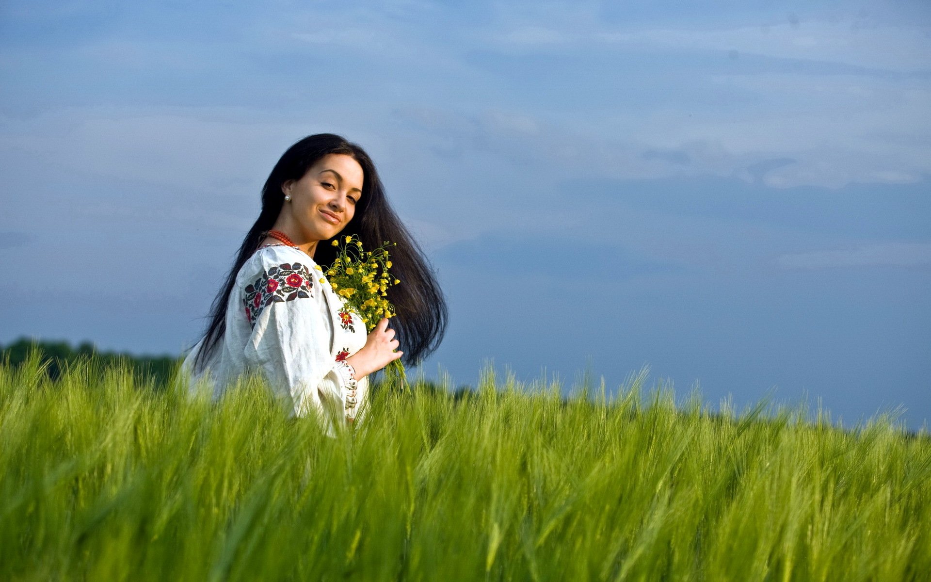 Girls in Slavic costumes in Stuttgart